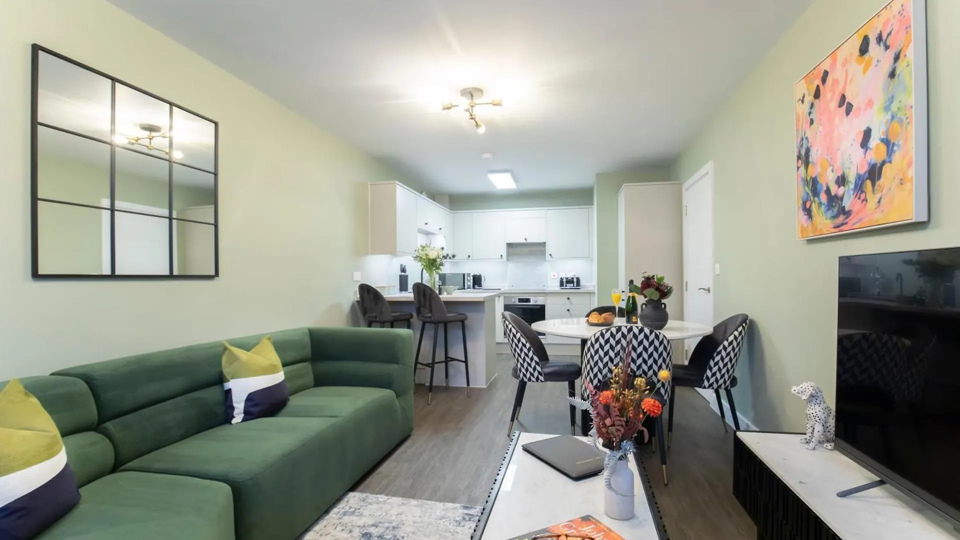 Apartment Elliot Oliver Cheltenham United Kingdom